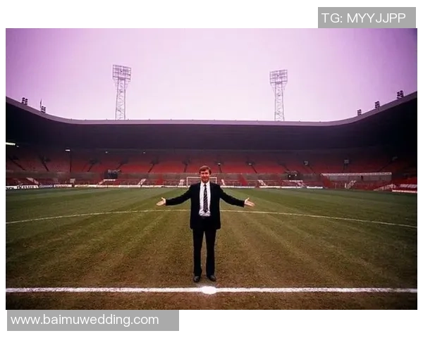 巴拉托尼足球明星的传奇之路与辉煌成就探秘